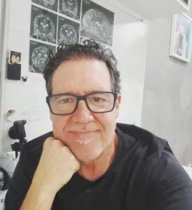 DR. MARCOS PEREIRA1